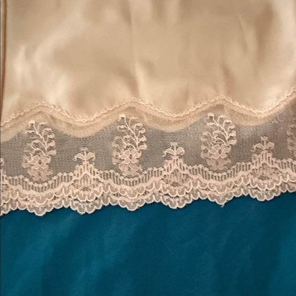 YVES SAINT Laurent Peach Lace Trim Camisole - Picture 3 of 8